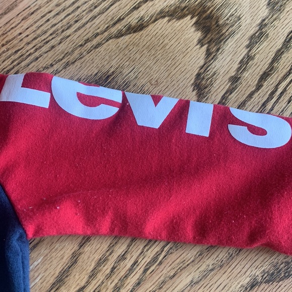 Levi’s baby onesie 6-9 months red and blue with little pockets - Picture 3 of 8